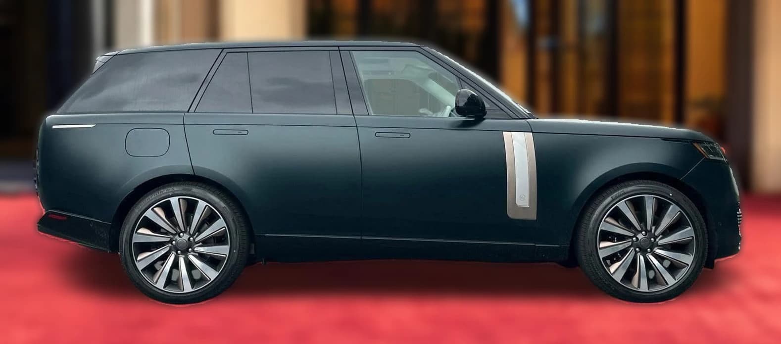 Land Rover Range Rover SV P615 SWB 2026 — side view
