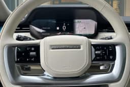 Land Rover Range Rover SV P615 SWB 2026 — side view