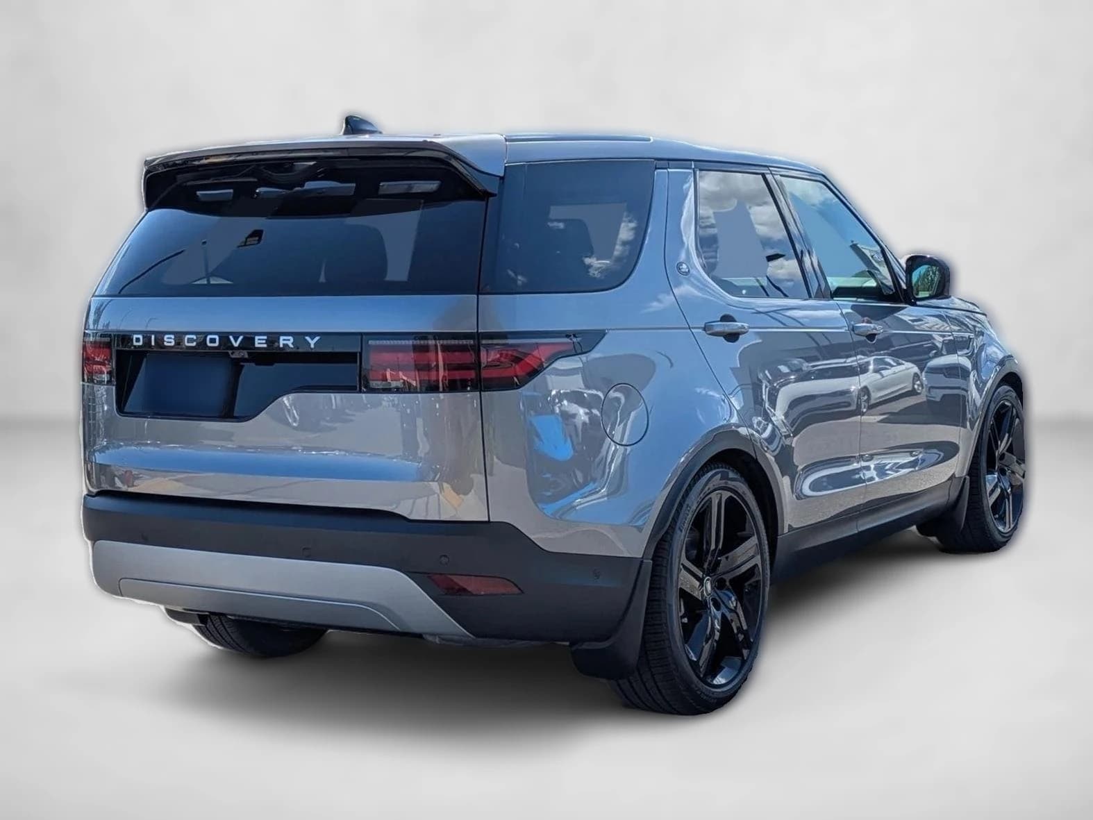 Land Rover Discovery S AWD 2026 — side view