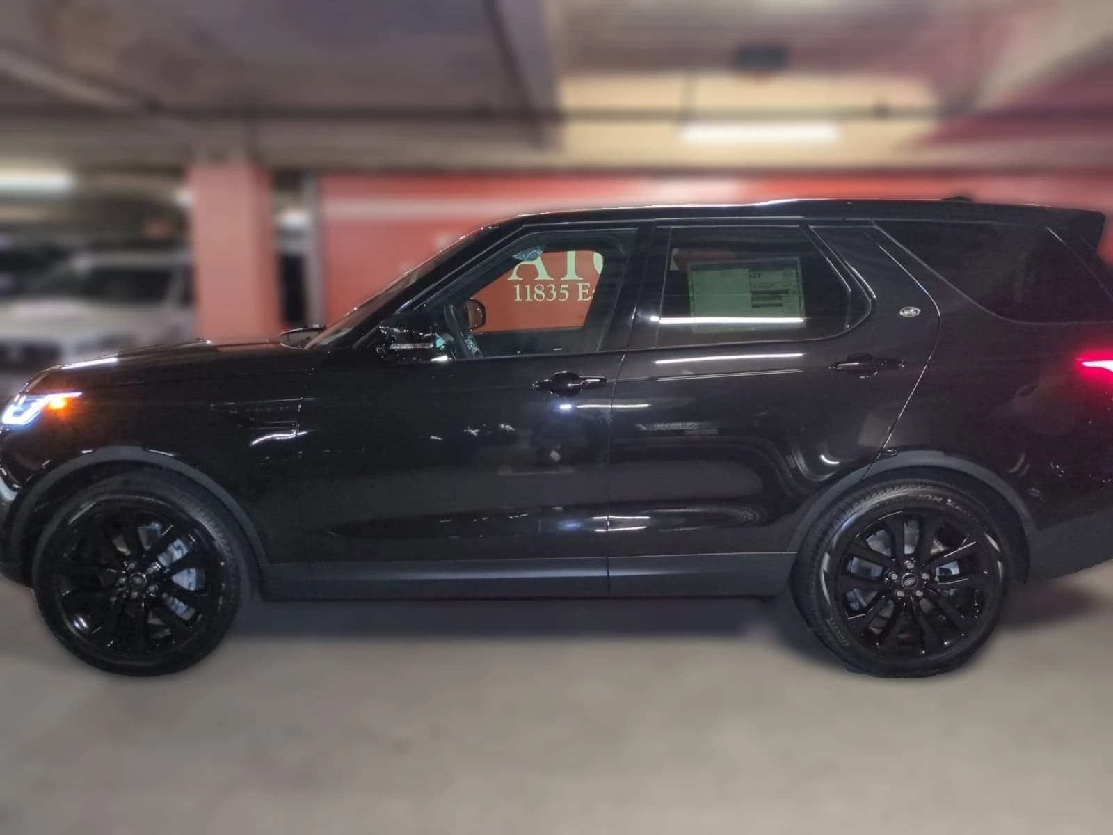 Land Rover Discovery S AWD 2026 — side view