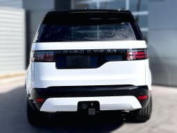 Land Rover Discovery Dynamic SE AWD 2026 — side view