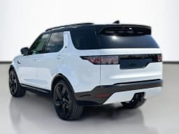 Land Rover Discovery Dynamic SE AWD 2026 — side view