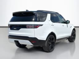 Land Rover Discovery Dynamic SE AWD 2026 — side view