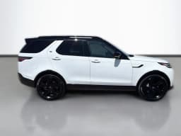 Land Rover Discovery Dynamic SE AWD 2026 — side view
