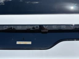 Land Rover Discovery Dynamic SE AWD 2026 — side view
