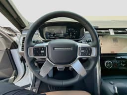 Land Rover Discovery Dynamic SE AWD 2026 — side view