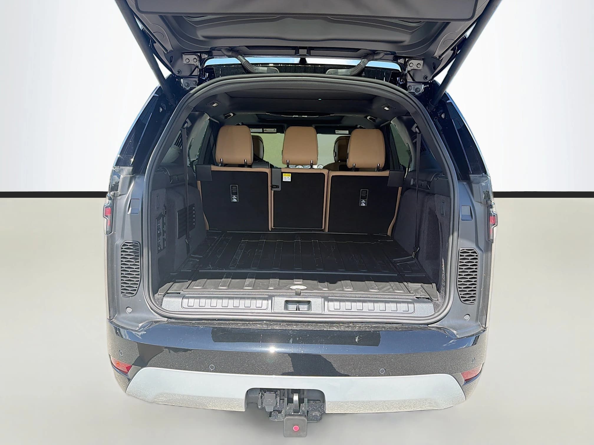 Land Rover Discovery Gemini Edition AWD 2026 — side view