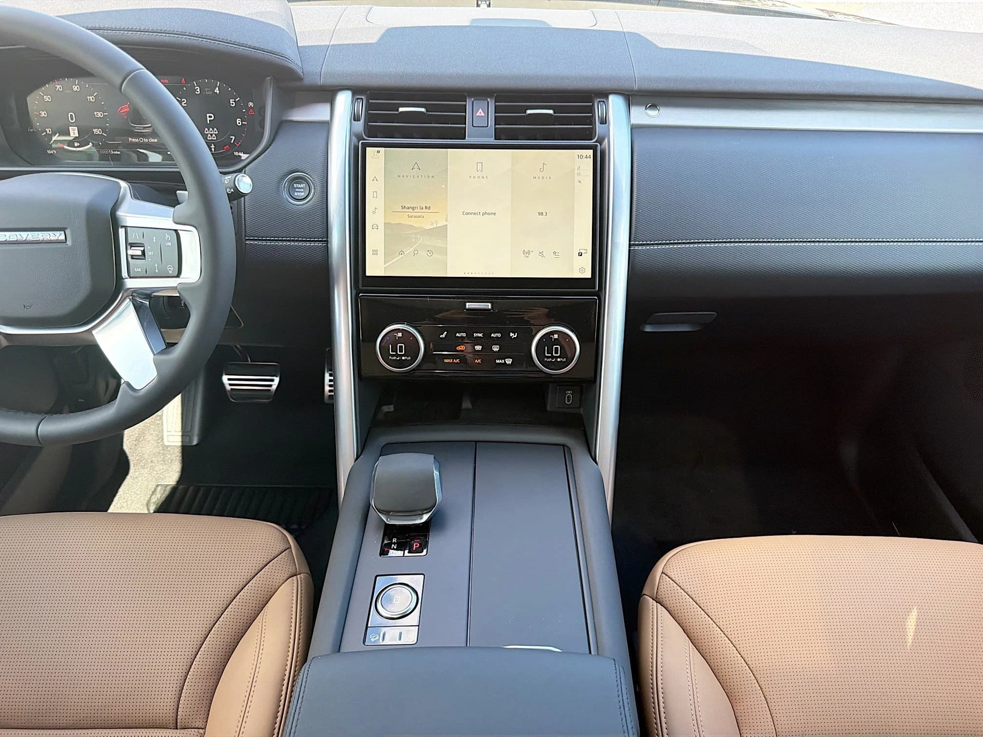 Land Rover Discovery Gemini Edition AWD 2026 — side view