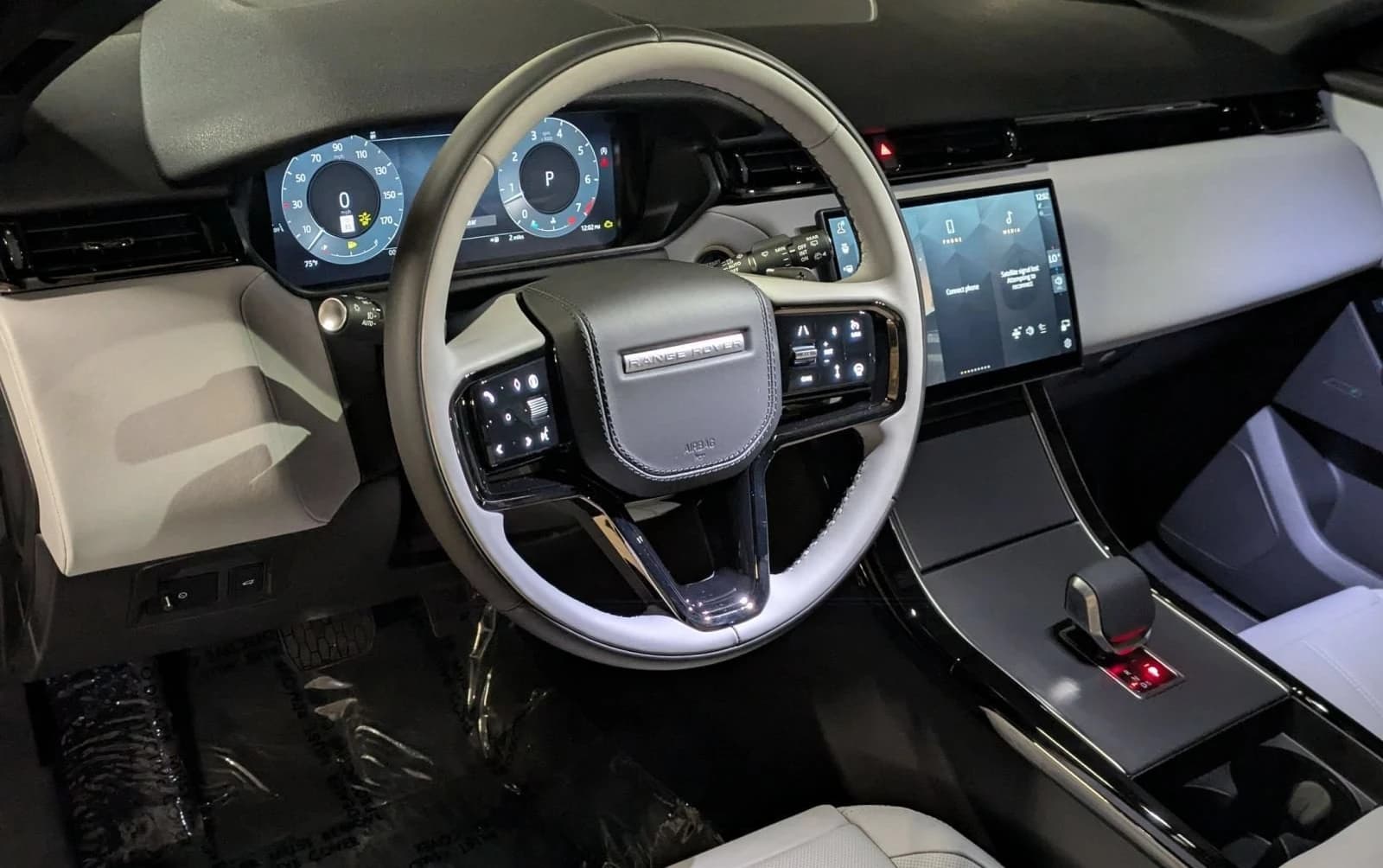 Land Rover Range Rover Velar S P250 2026 — side view