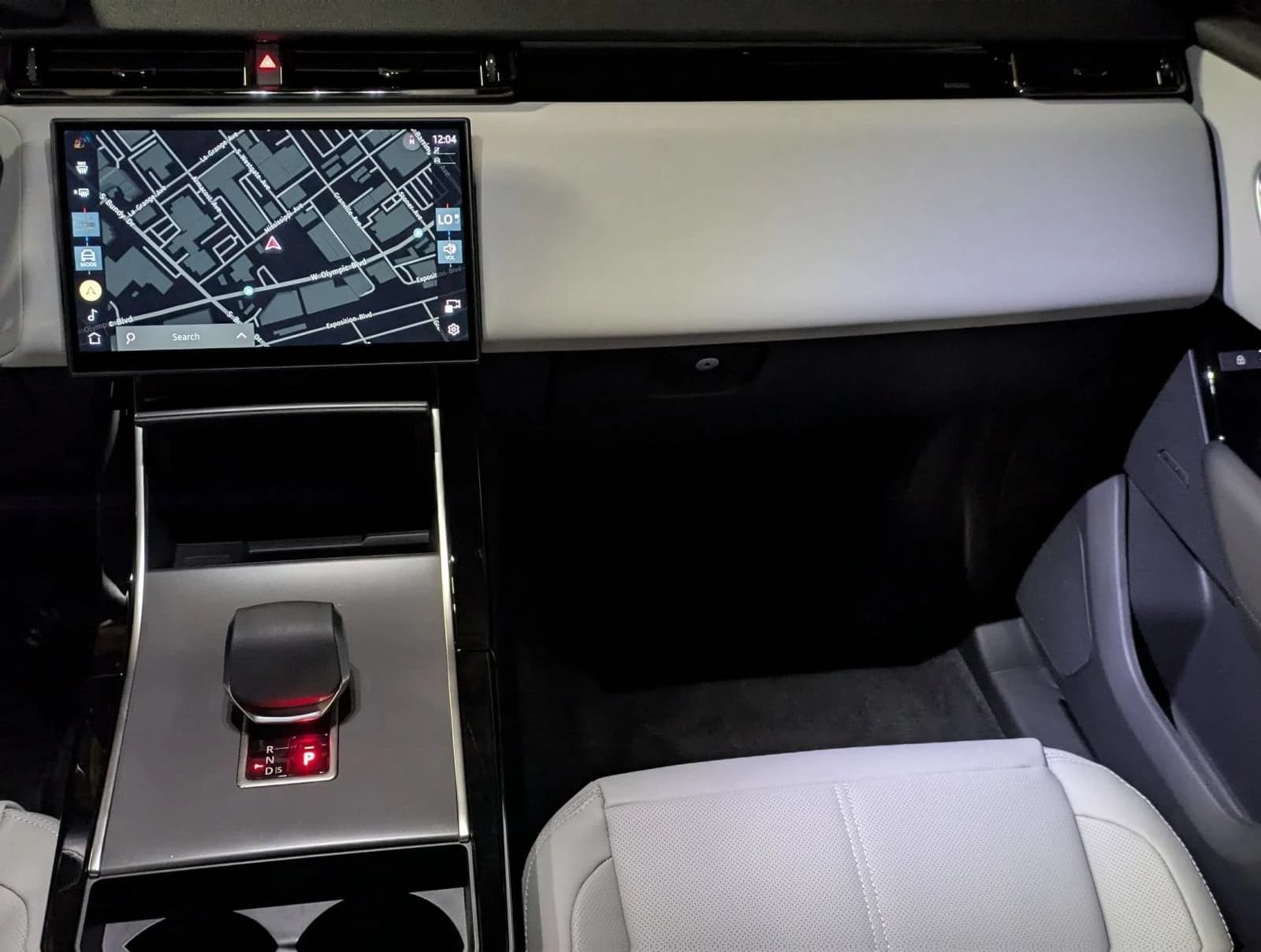 Land Rover Range Rover Velar S P250 2026 — side view