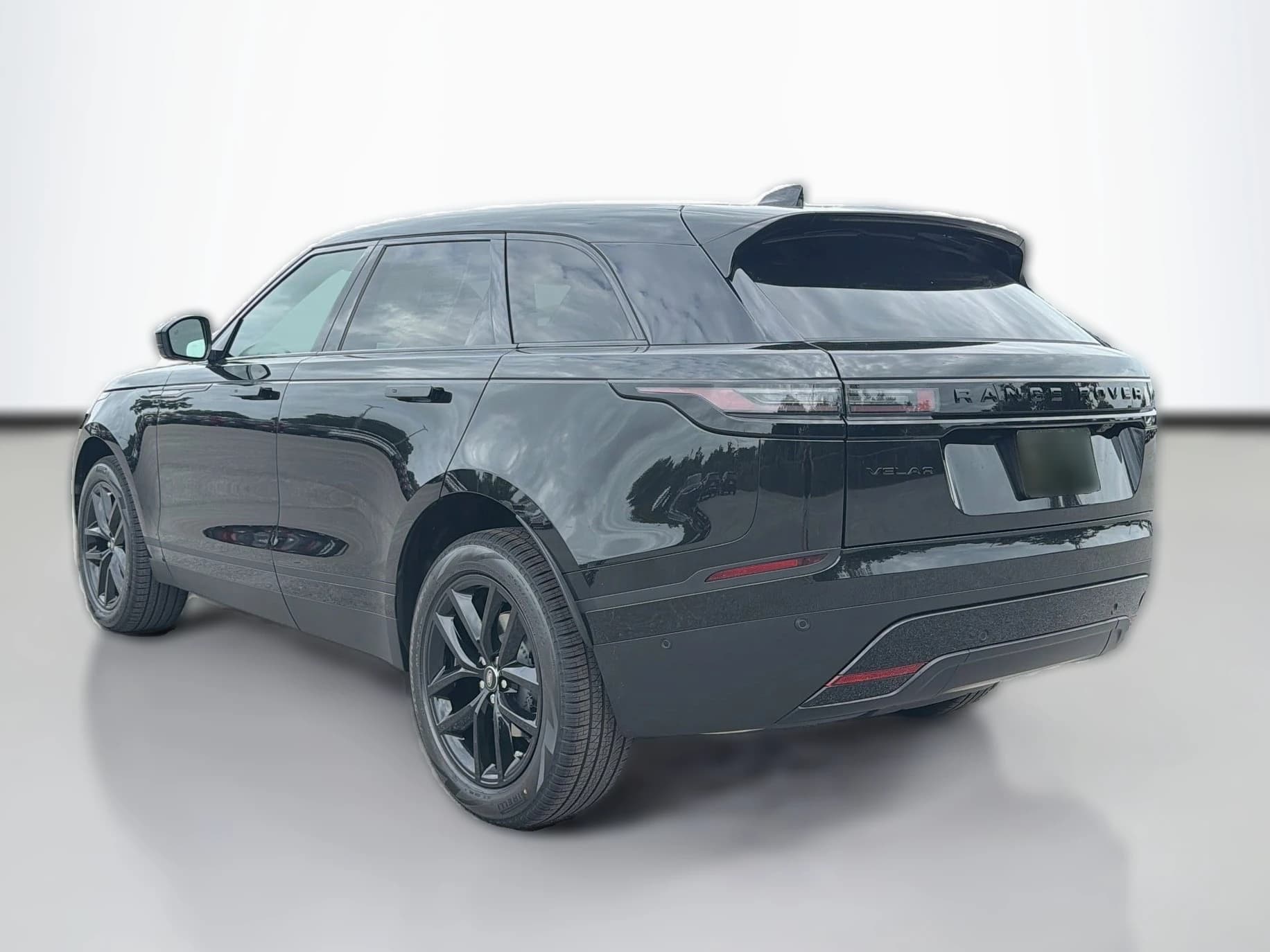 Land Rover Range Rover Velar S P250 2026 — side view