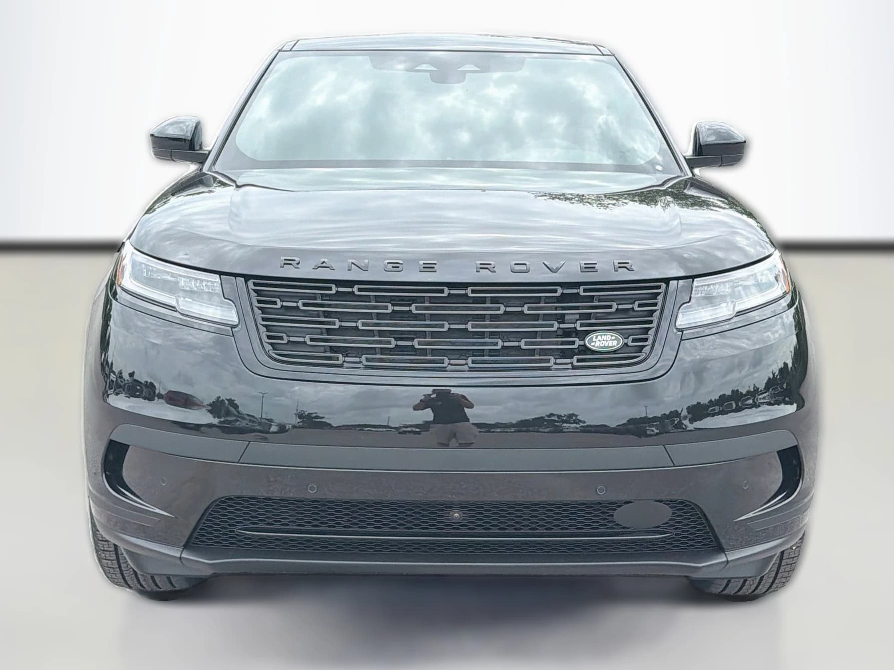 Land Rover Range Rover Velar S P250 2026 — side view