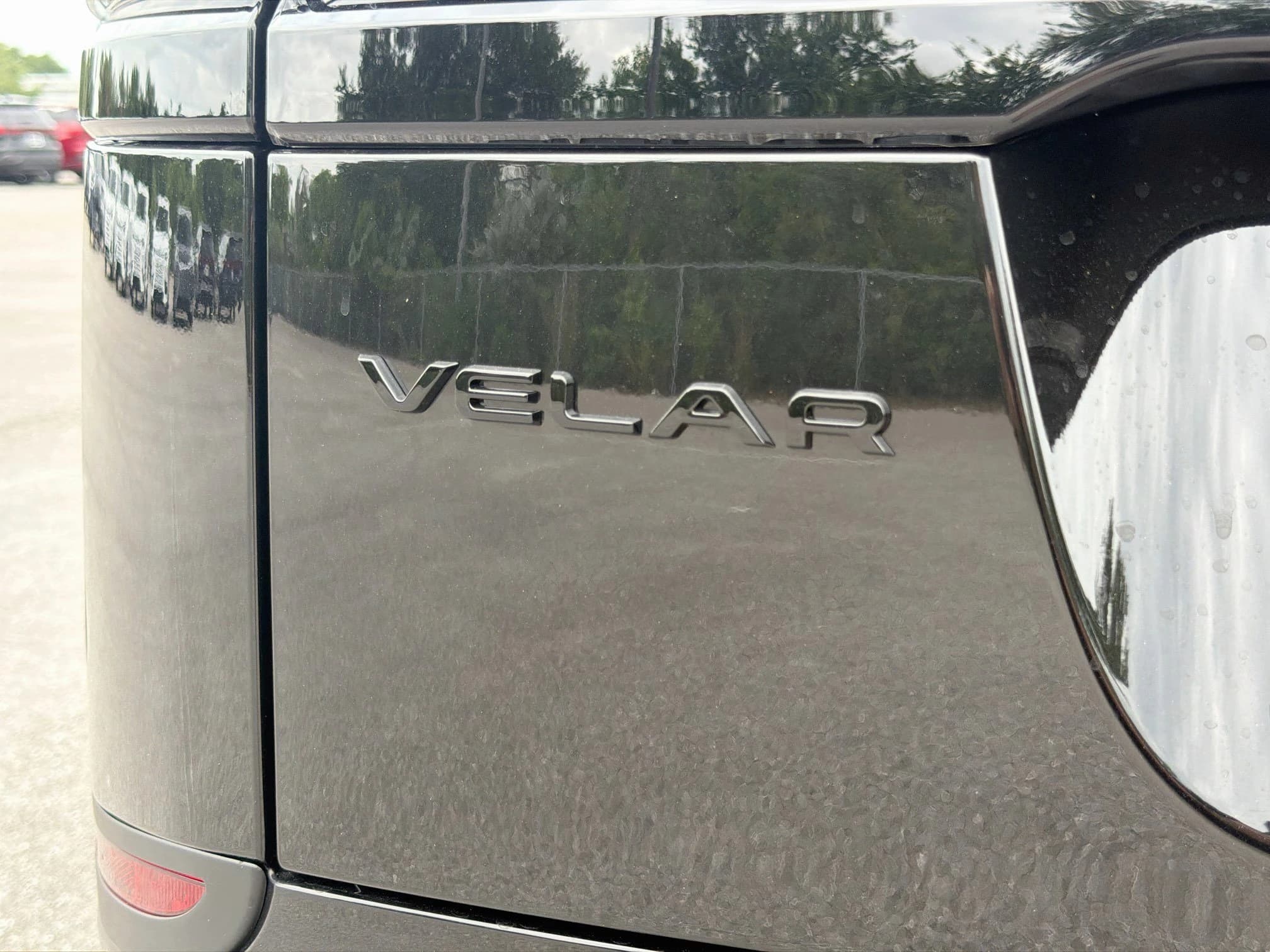 Land Rover Range Rover Velar S P250 2026 — side view