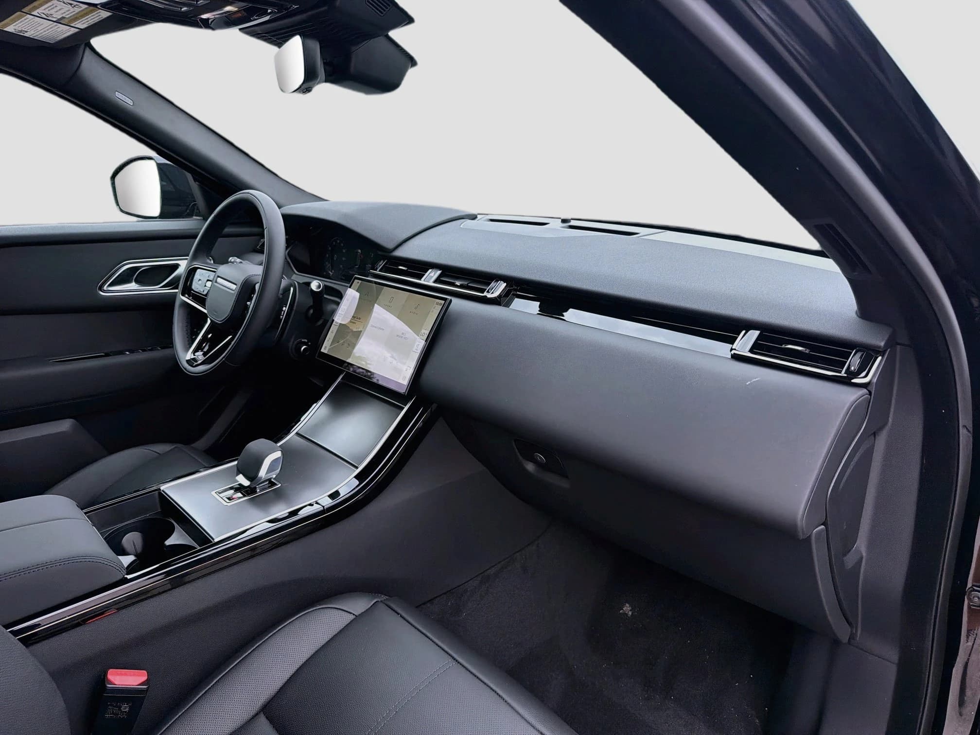 Land Rover Range Rover Velar S P250 2026 — side view