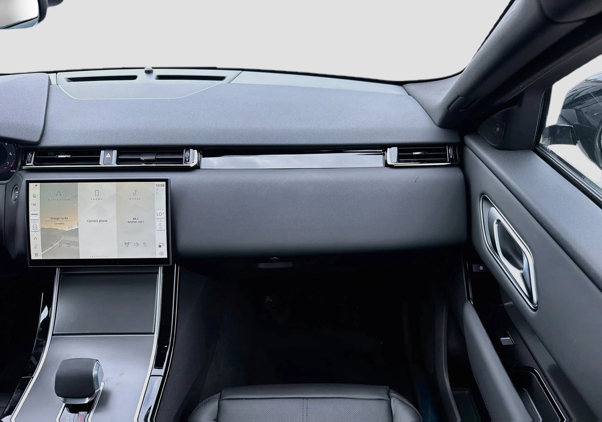 Land Rover Range Rover Velar S P250 2026 — side view