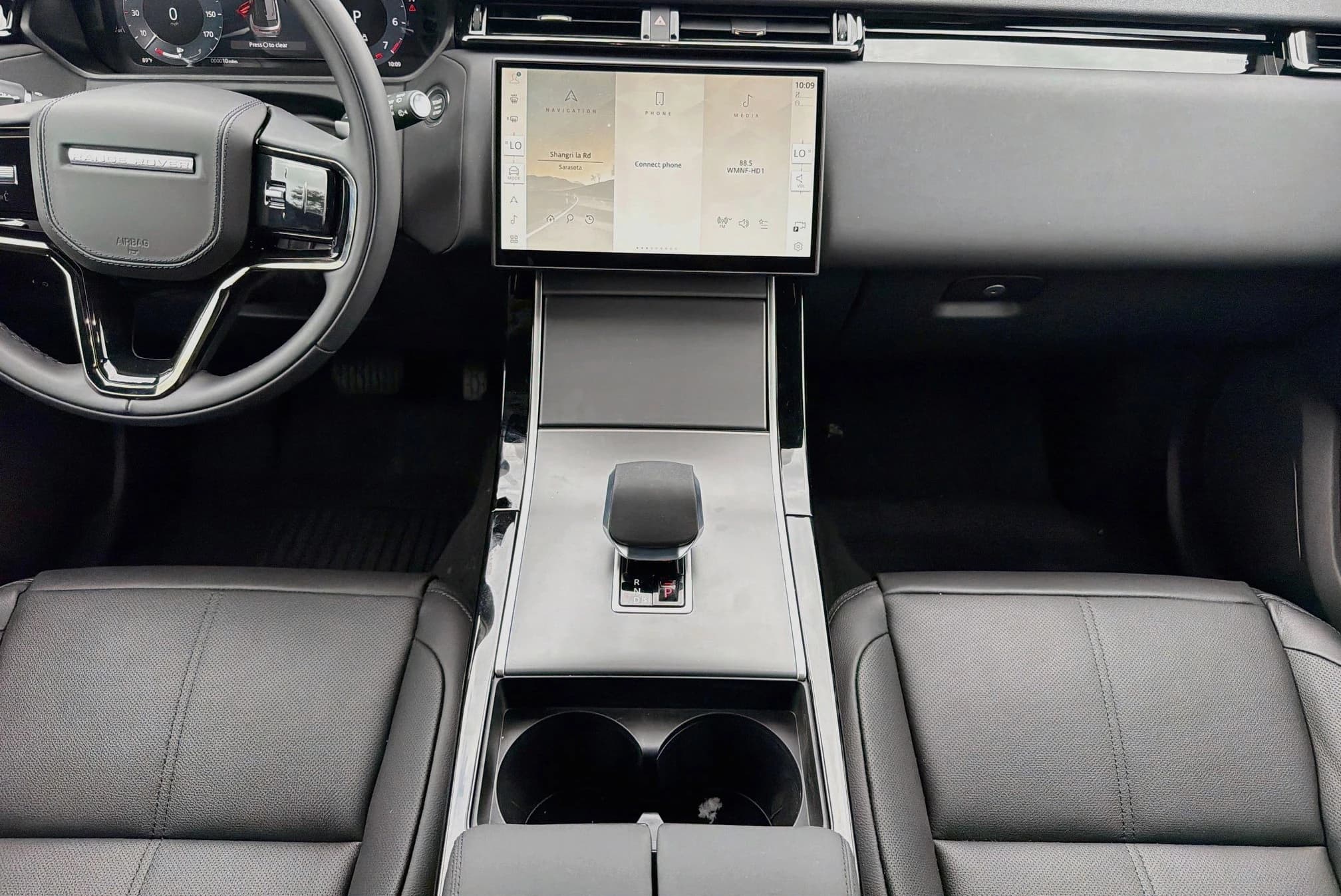 Land Rover Range Rover Velar S P250 2026 — side view