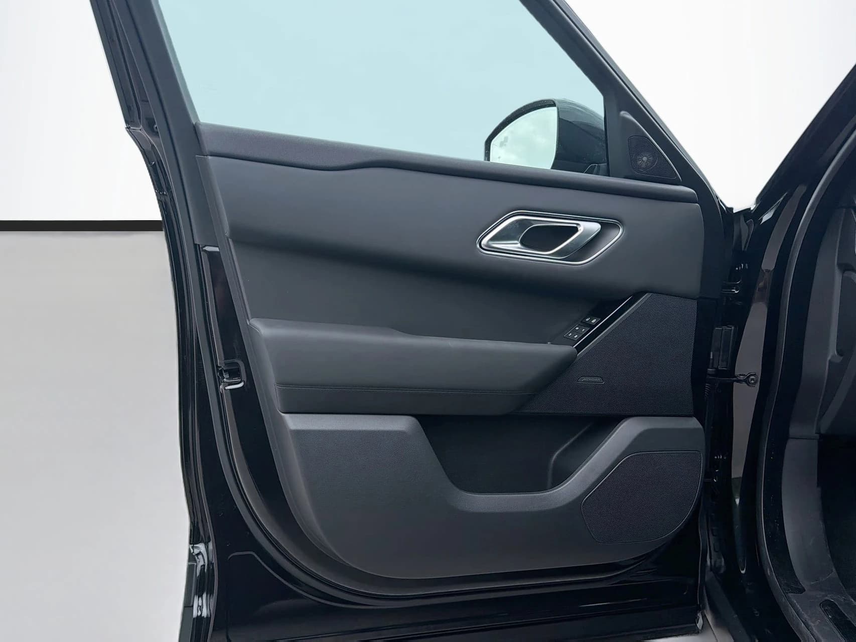 Land Rover Range Rover Velar S P250 2026 — side view