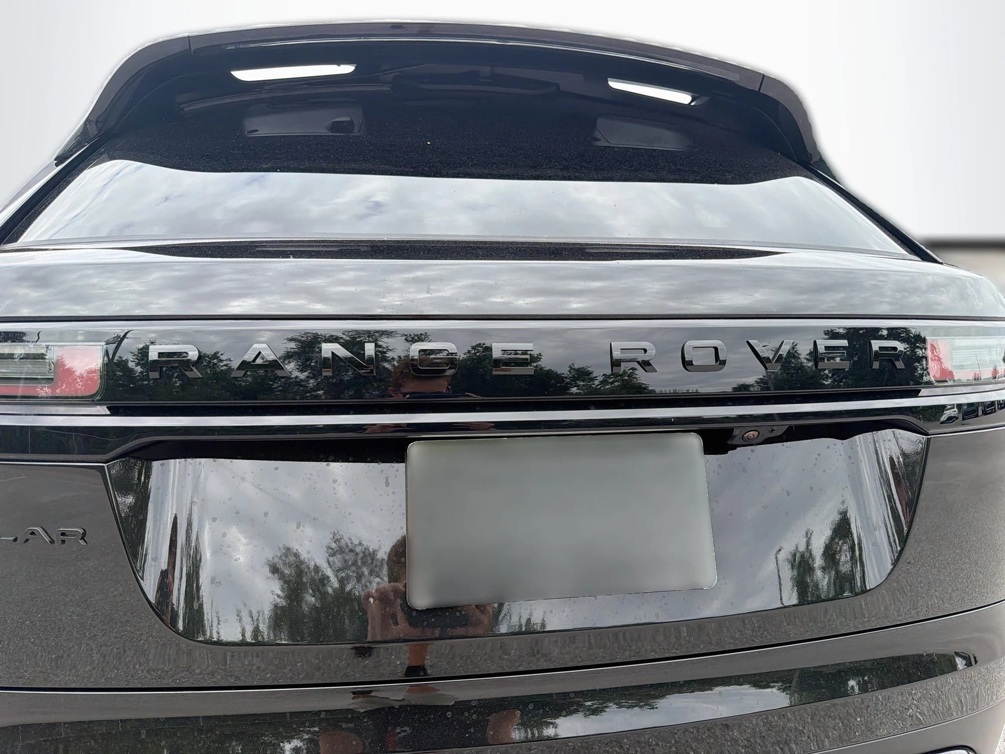 Land Rover Range Rover Velar S P250 2026 — side view