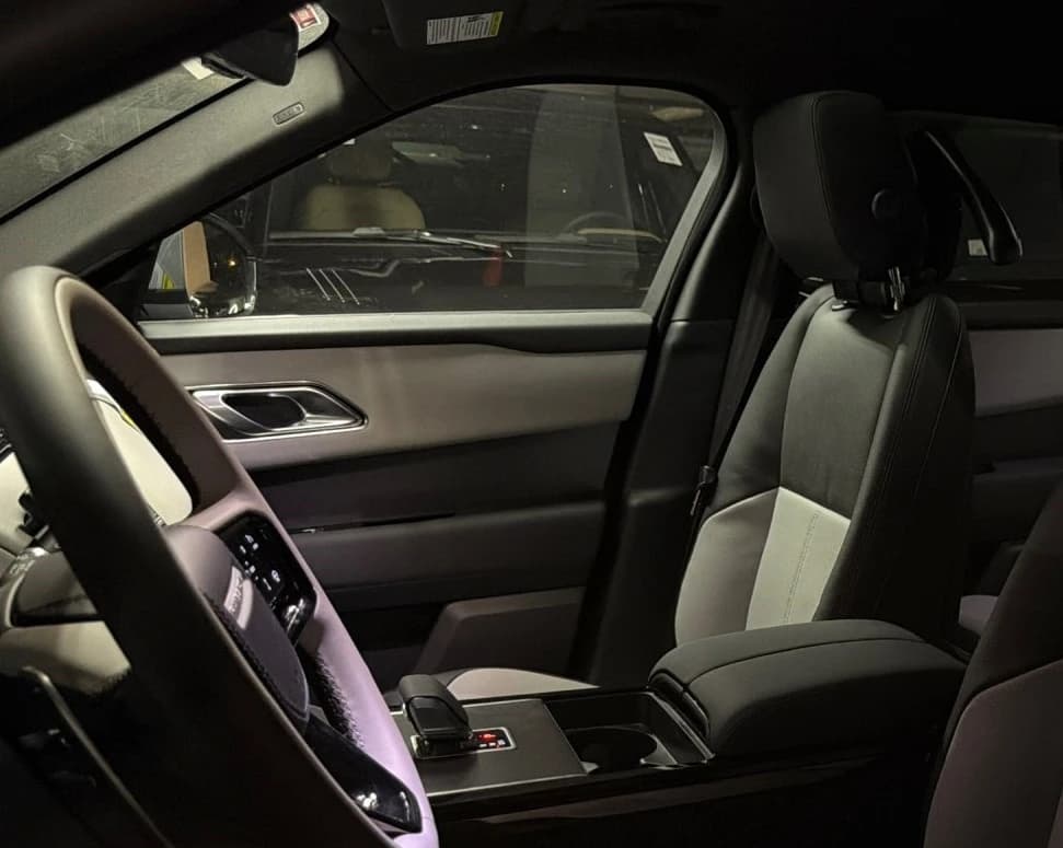 Land Rover Range Rover Velar S P250 2026 — side view
