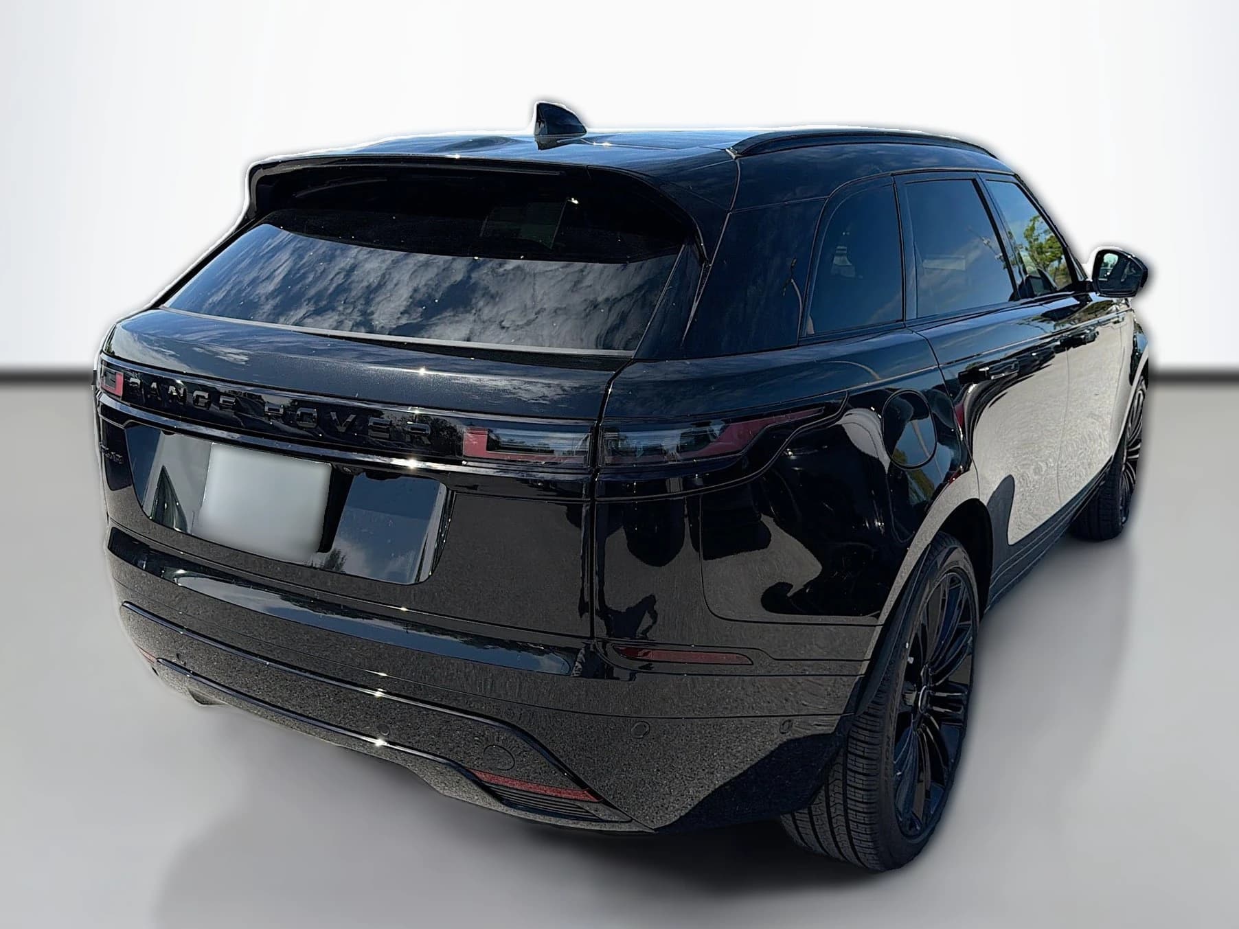 Land Rover Range Rover Velar Dynamic SE P400 2026 — side view