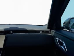 Land Rover Range Rover Velar Dynamic SE P400 2026 — side view
