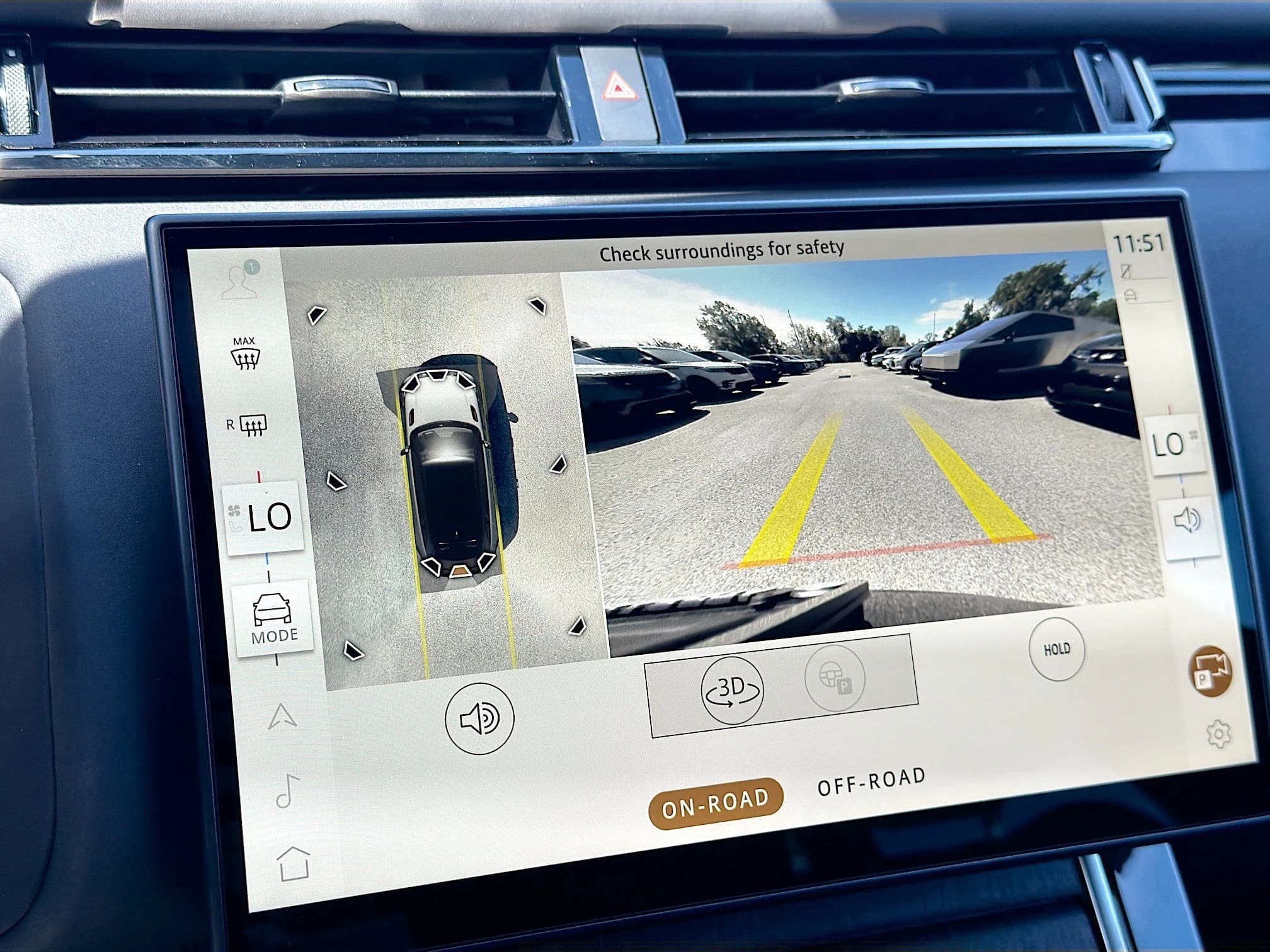 Land Rover Range Rover Velar Dynamic SE P400 2026 — side view