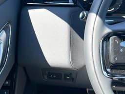 Land Rover Range Rover Velar Dynamic SE P400 2026 — side view