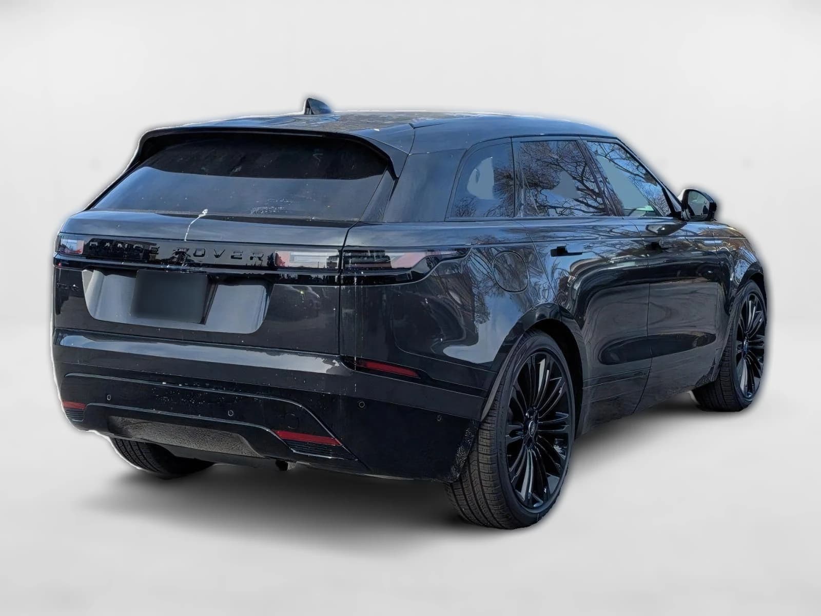 Land Rover Range Rover Velar Dynamic HSE P400 2025 — side view