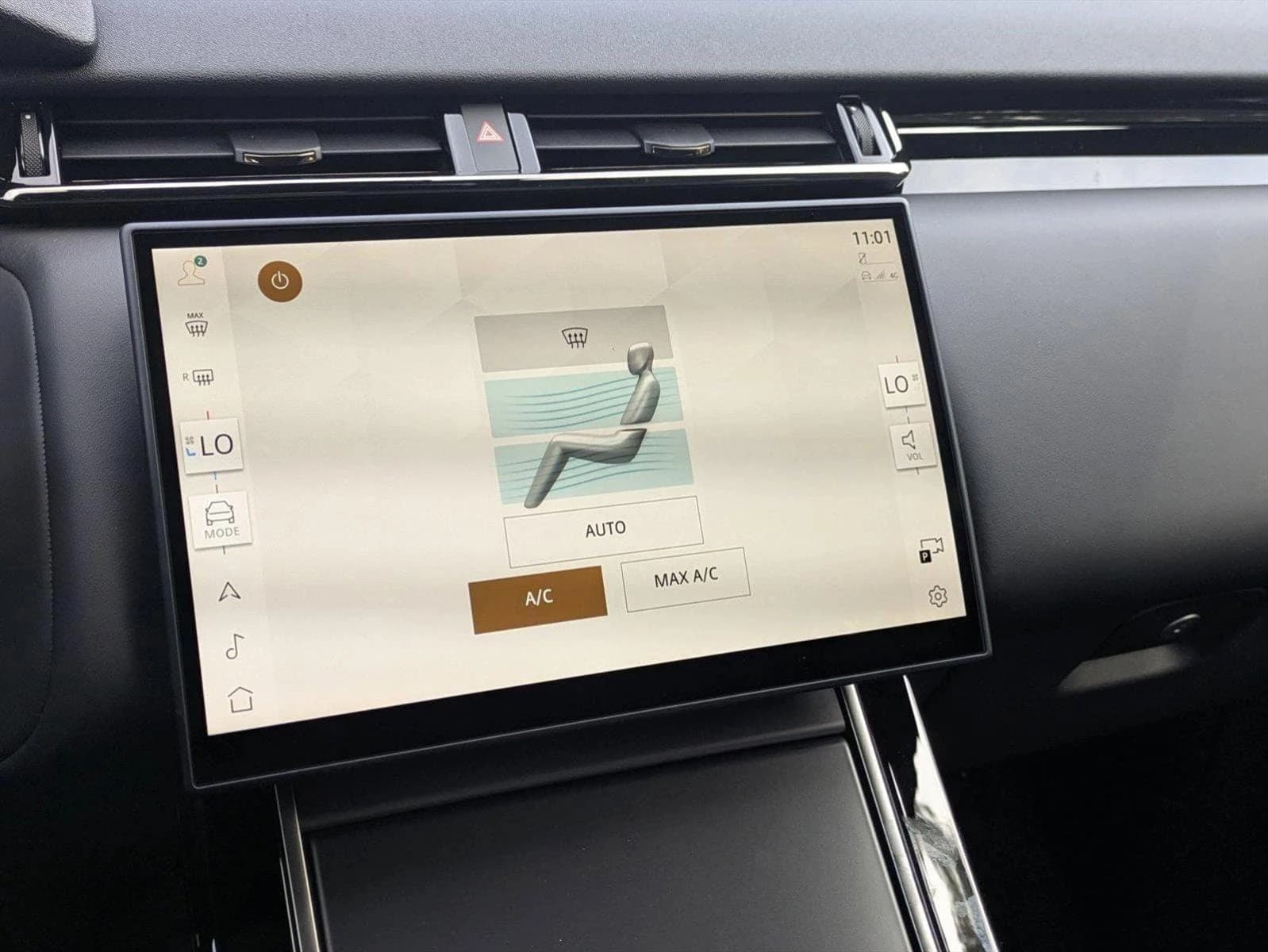 Land Rover Range Rover Velar Dynamic HSE P400 2025 — side view
