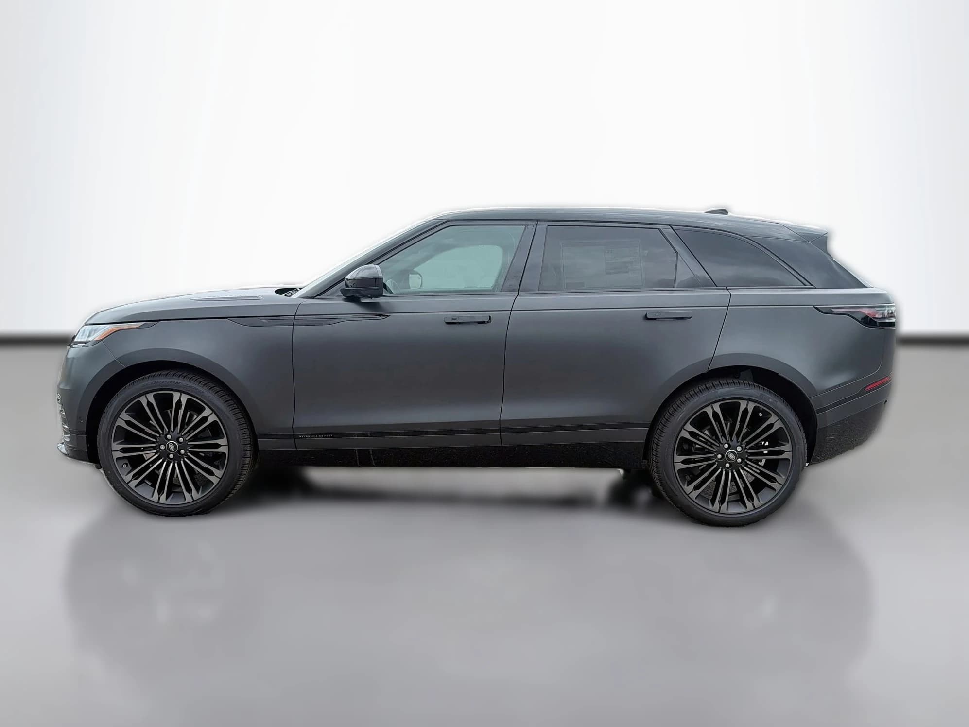 Land Rover Range Rover Velar Belgravia Edition Satin P400 2026 — side view