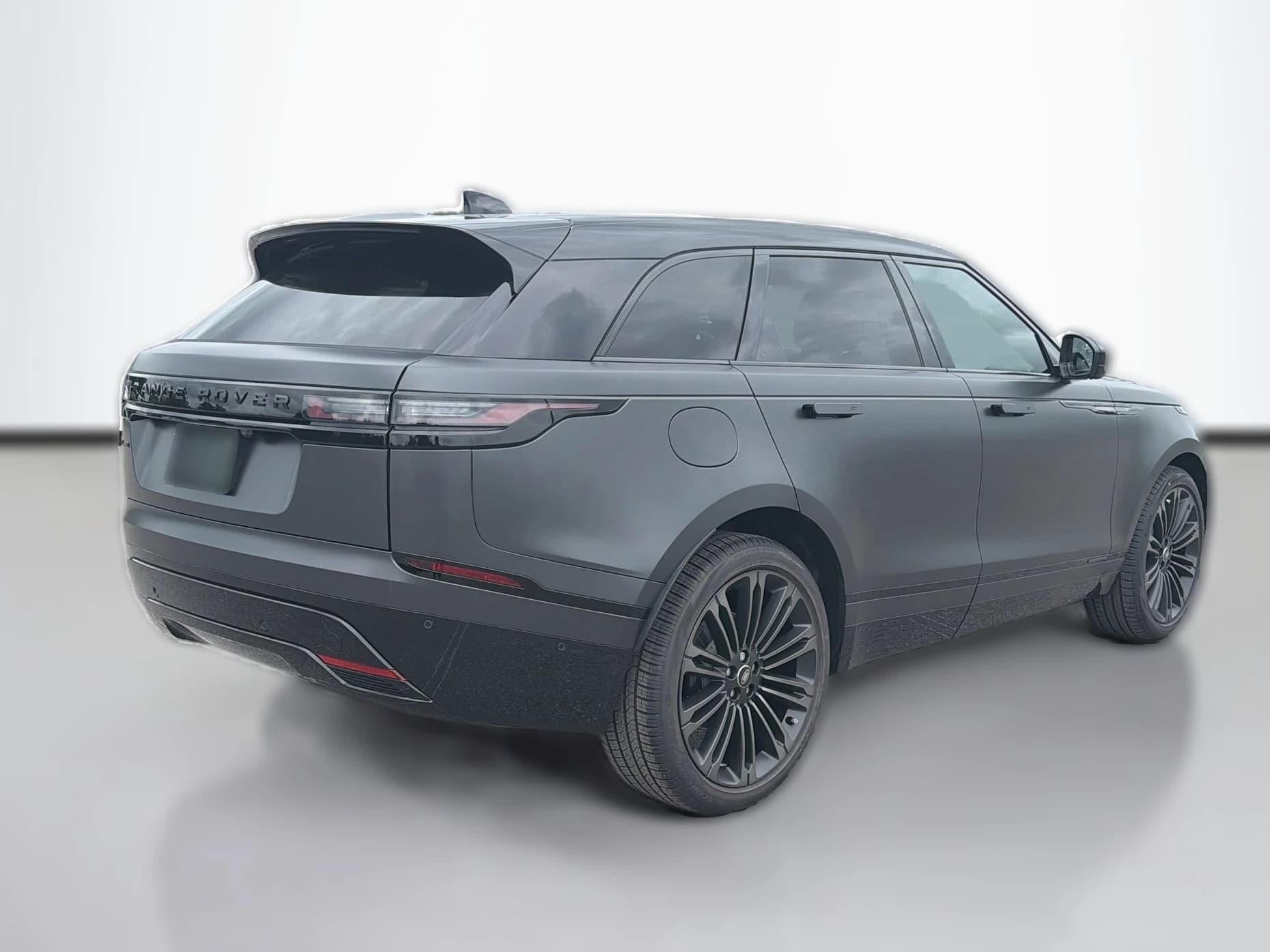 Land Rover Range Rover Velar Belgravia Edition Satin P400 2026 — side view