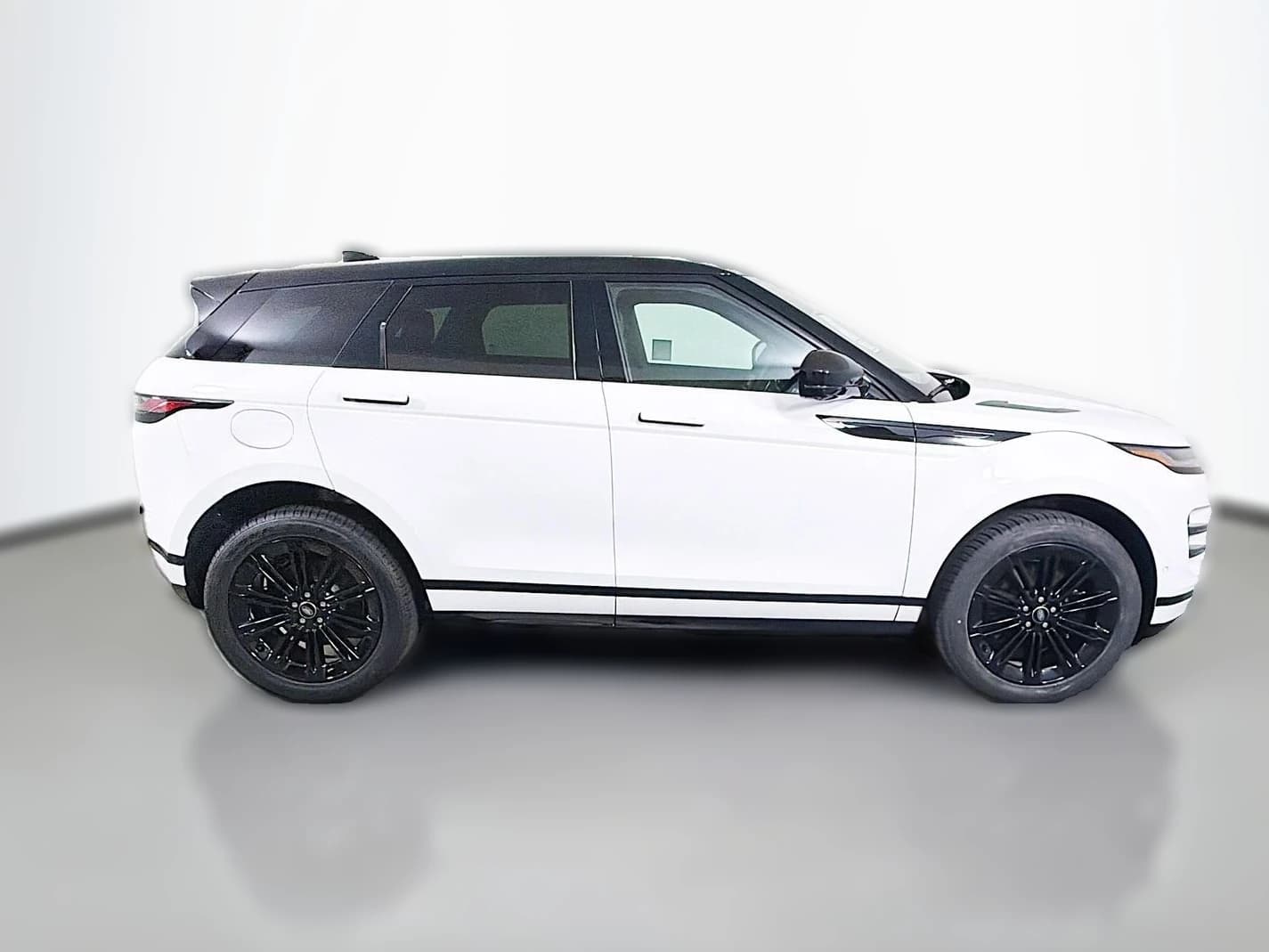 Land Rover Range Rover Evoque Dynamic SE AWD 2026 — side view