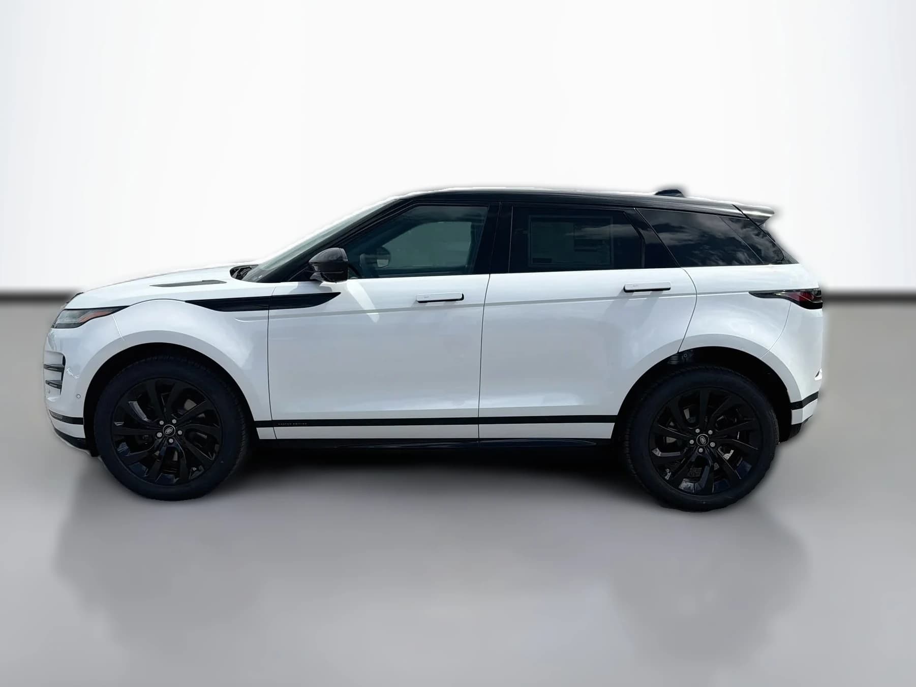 Land Rover Range Rover Evoque Hoxton Edition AWD 2026 — side view