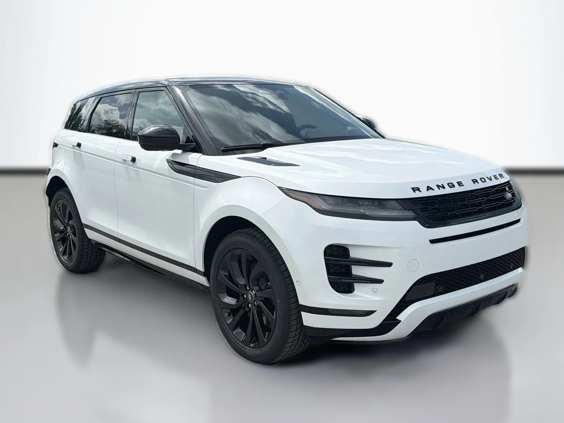 Land Rover Range Rover Evoque Hoxton Edition AWD 2026 — side view