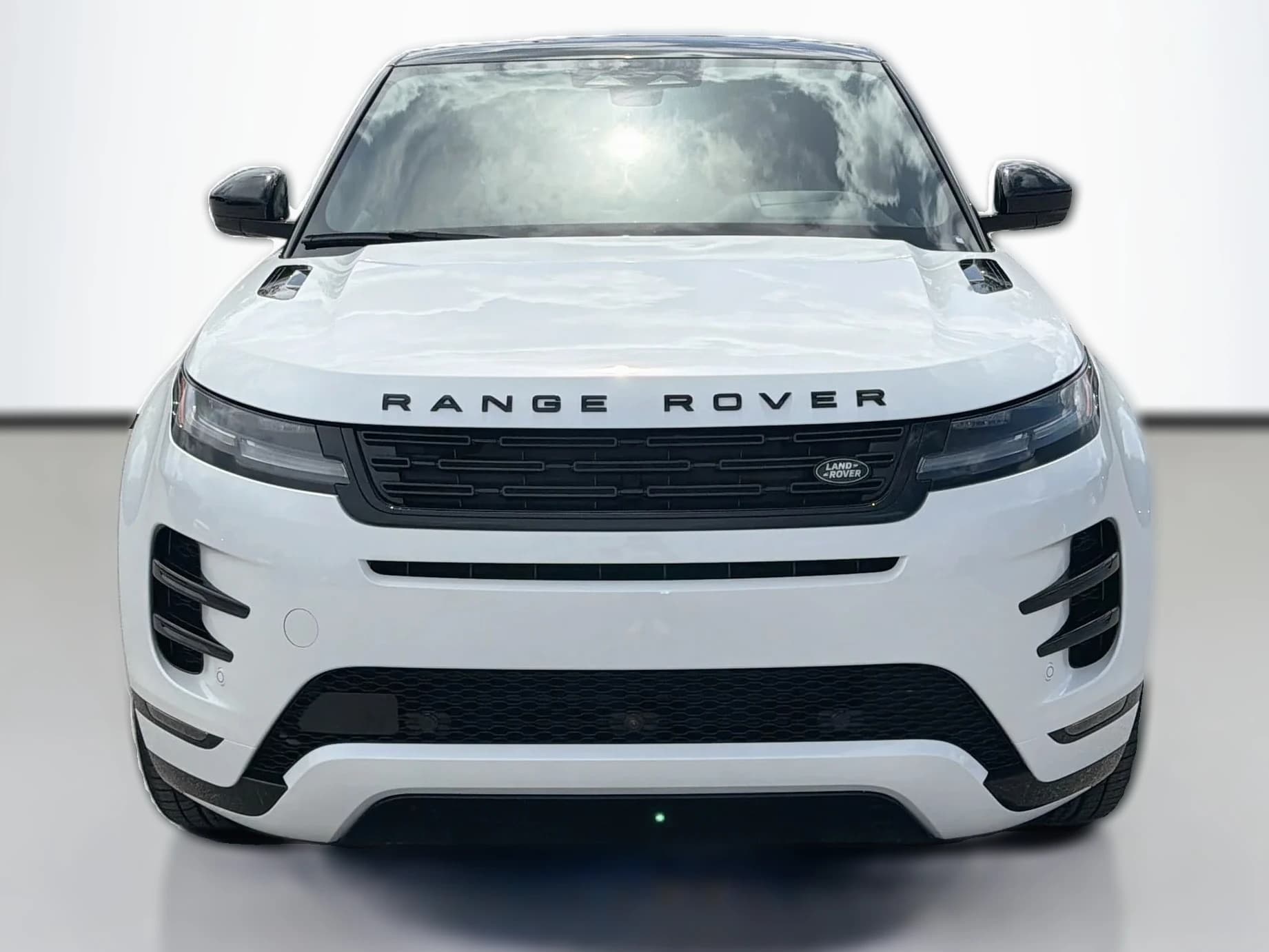 Land Rover Range Rover Evoque Hoxton Edition AWD 2026 — side view