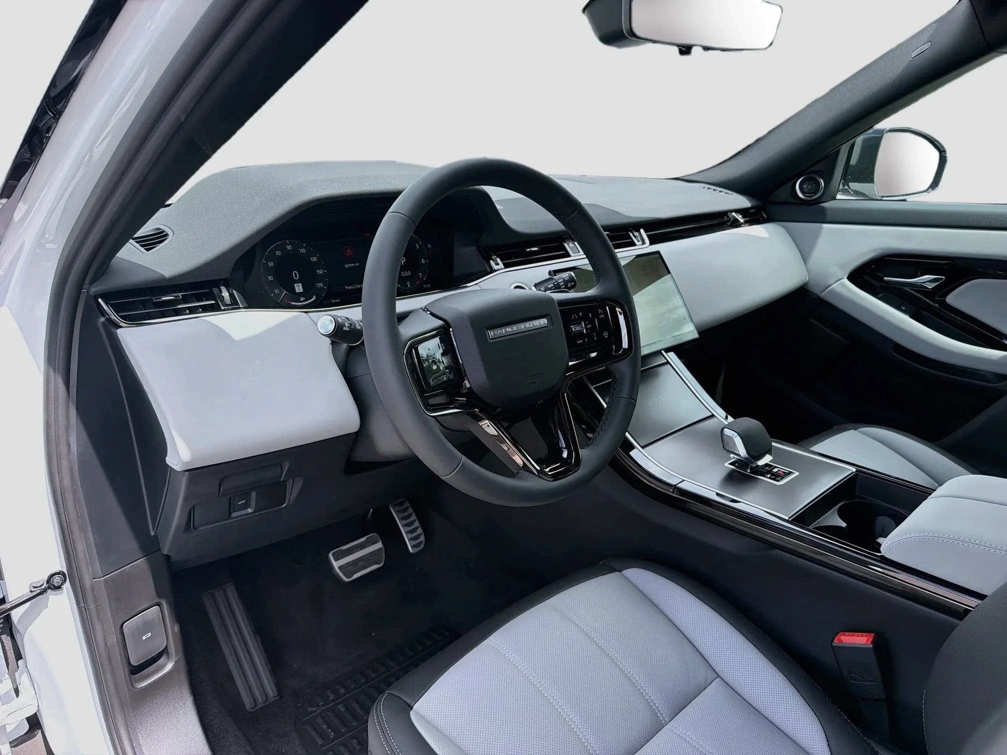 Land Rover Range Rover Evoque Hoxton Edition AWD 2026 — side view