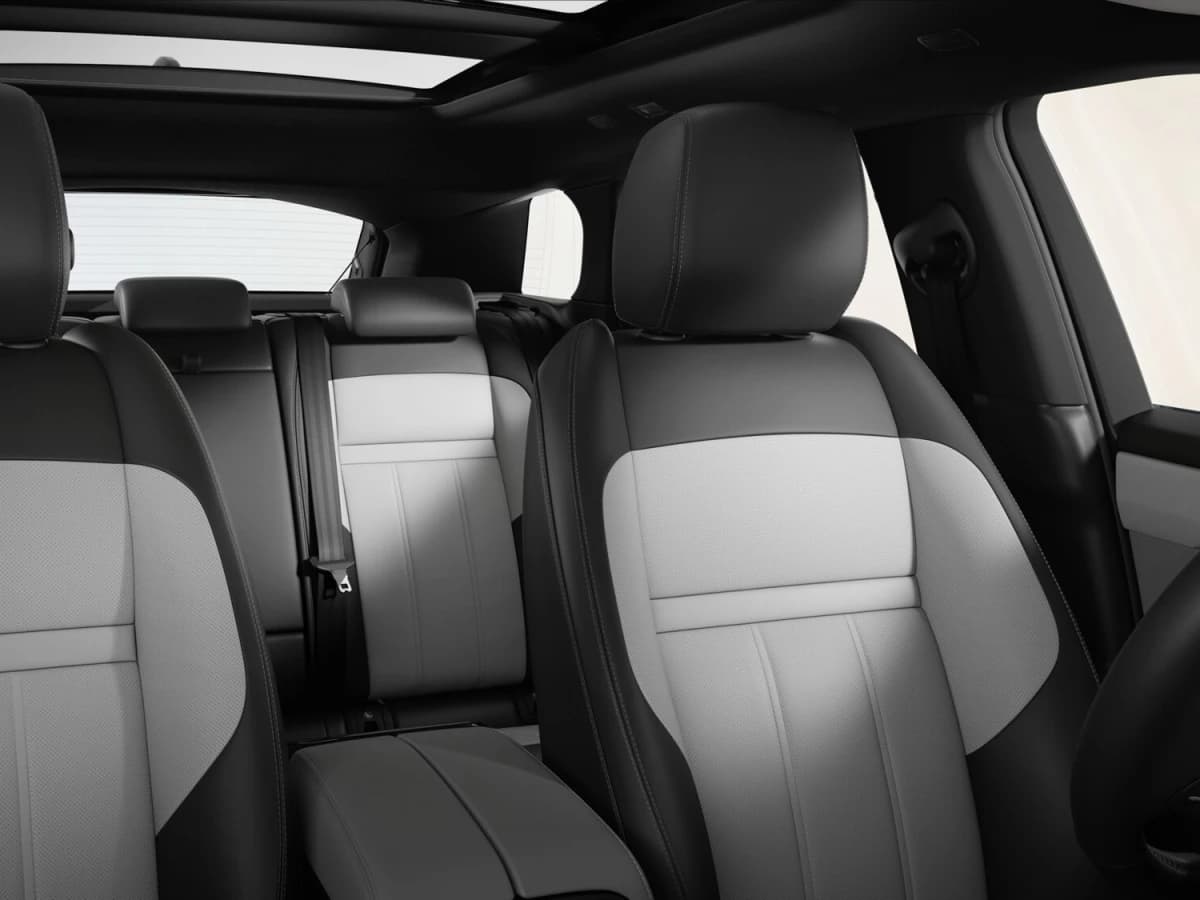Land Rover Range Rover Evoque Hoxton Edition AWD 2026 — side view