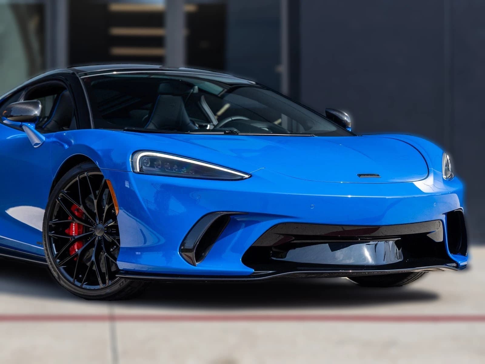 McLaren GTS Performance Coupe 2025 — side view
