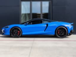 McLaren GTS Performance Coupe 2025 — side view