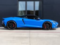 McLaren GTS Performance Coupe 2025 — side view