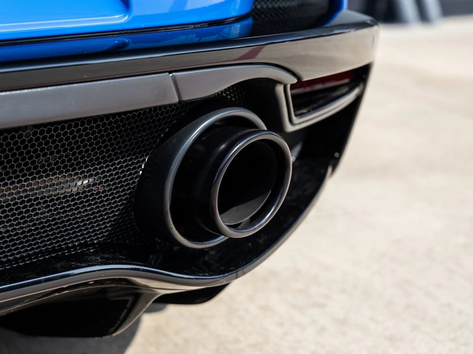 McLaren GTS Performance Coupe 2025 — side view