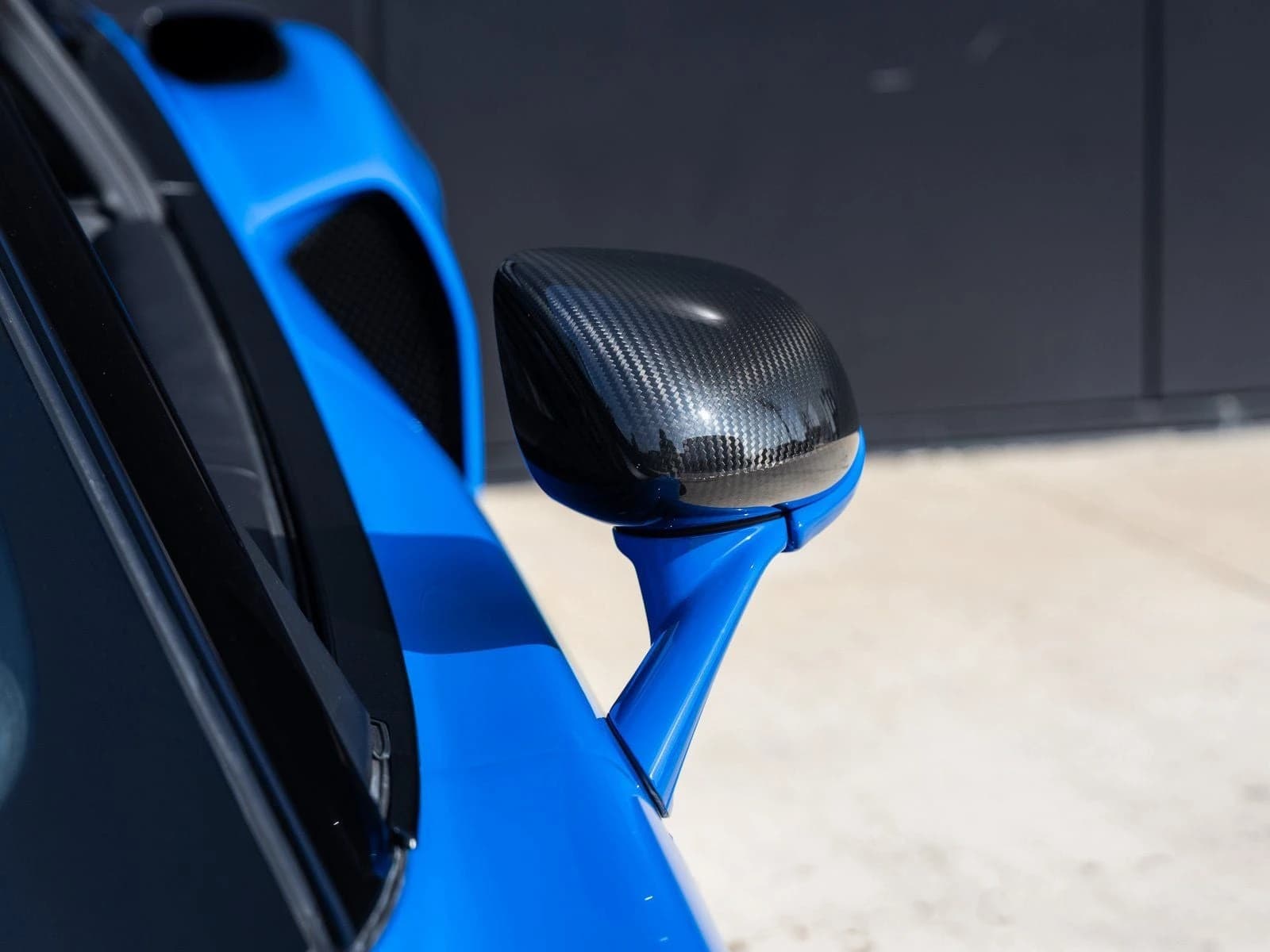 McLaren GTS Performance Coupe 2025 — side view