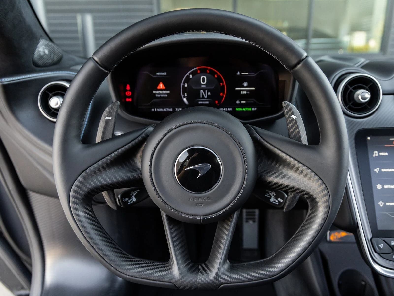 McLaren GTS Performance Coupe 2025 — side view