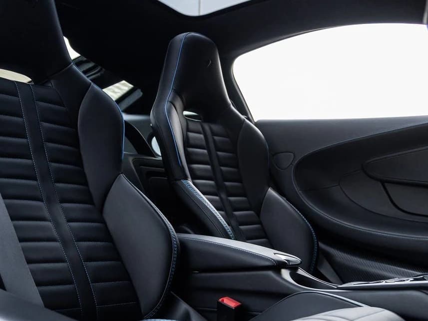 McLaren GTS Performance Coupe 2025 — side view