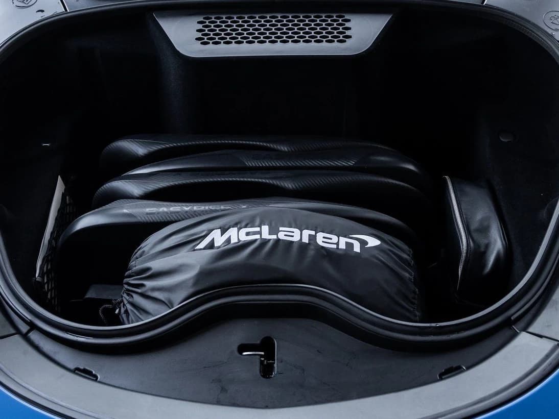 McLaren GTS Performance Coupe 2025 — side view