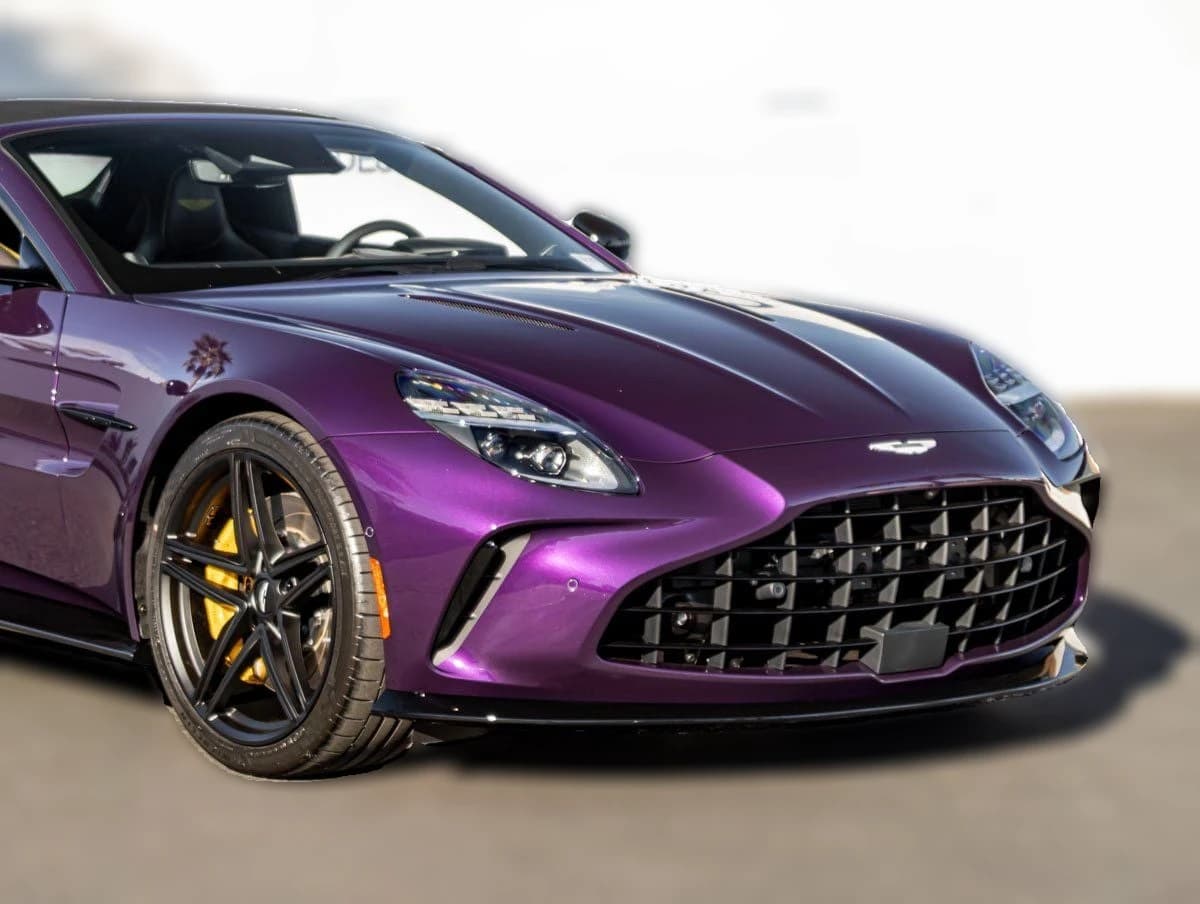 Aston Martin Vantage Base Roadster 2026 — side view