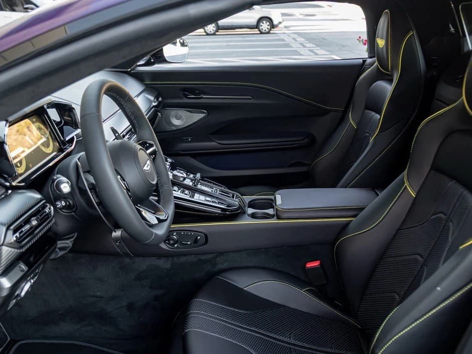 Aston Martin Vantage Base Roadster 2026 — side view