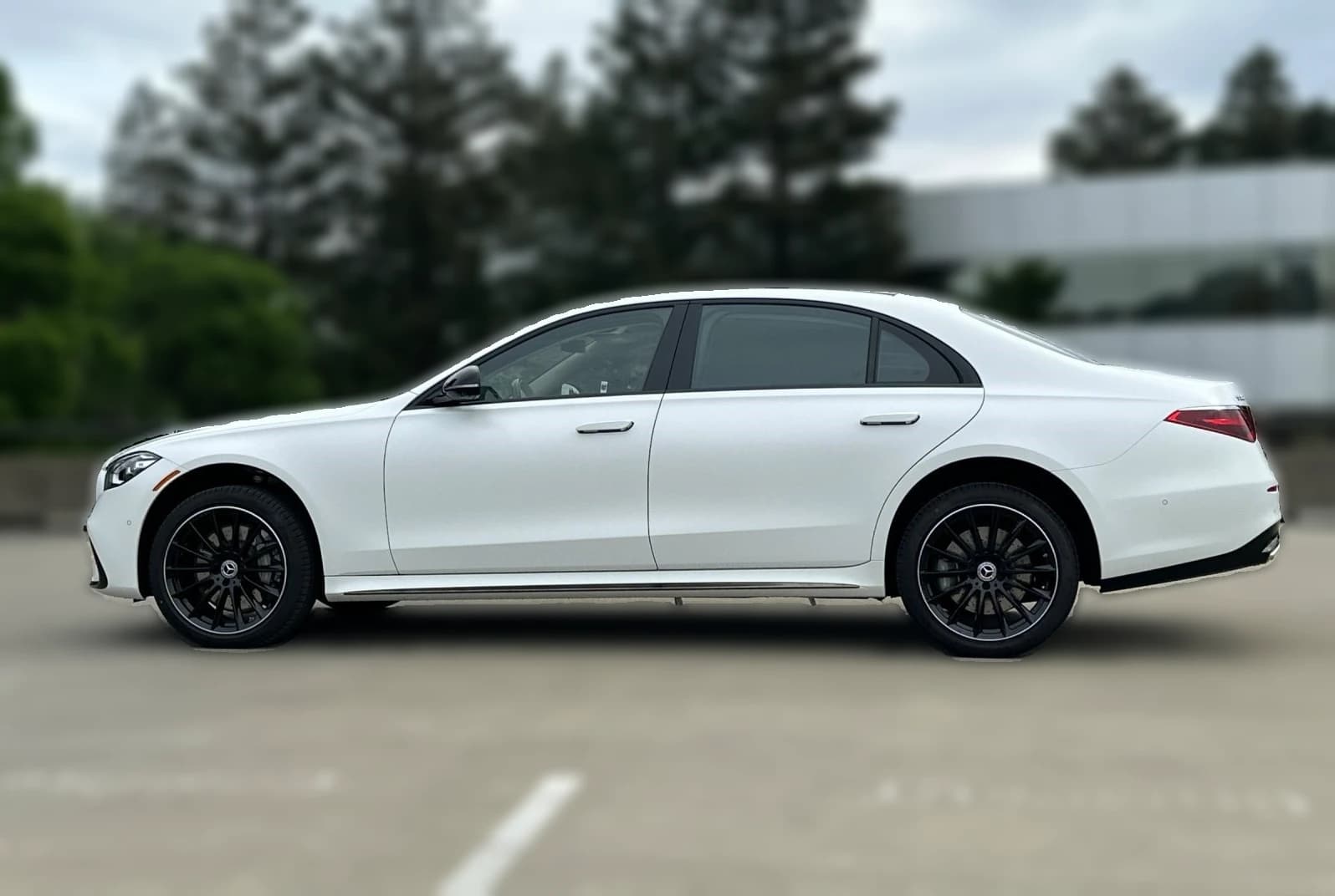 Mercedes-Benz S-Class S 500 4MATIC Sedan 2026 — side view