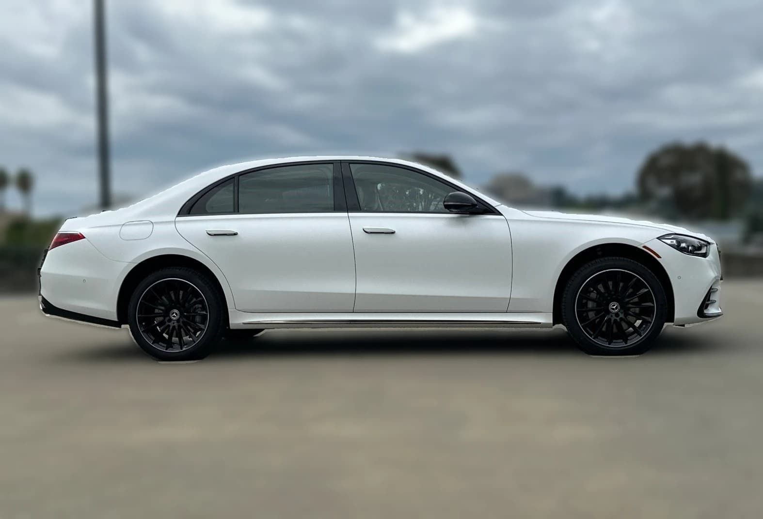 Mercedes-Benz S-Class S 500 4MATIC Sedan 2026 — side view