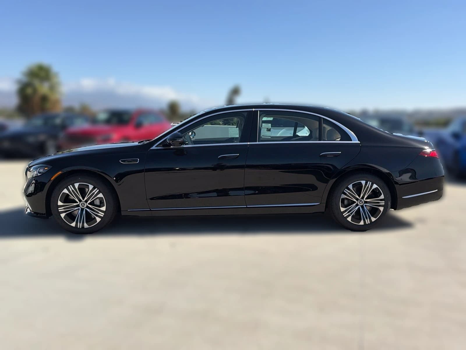 Mercedes-Benz S-Class S 500 4MATIC Sedan 2027 — side view
